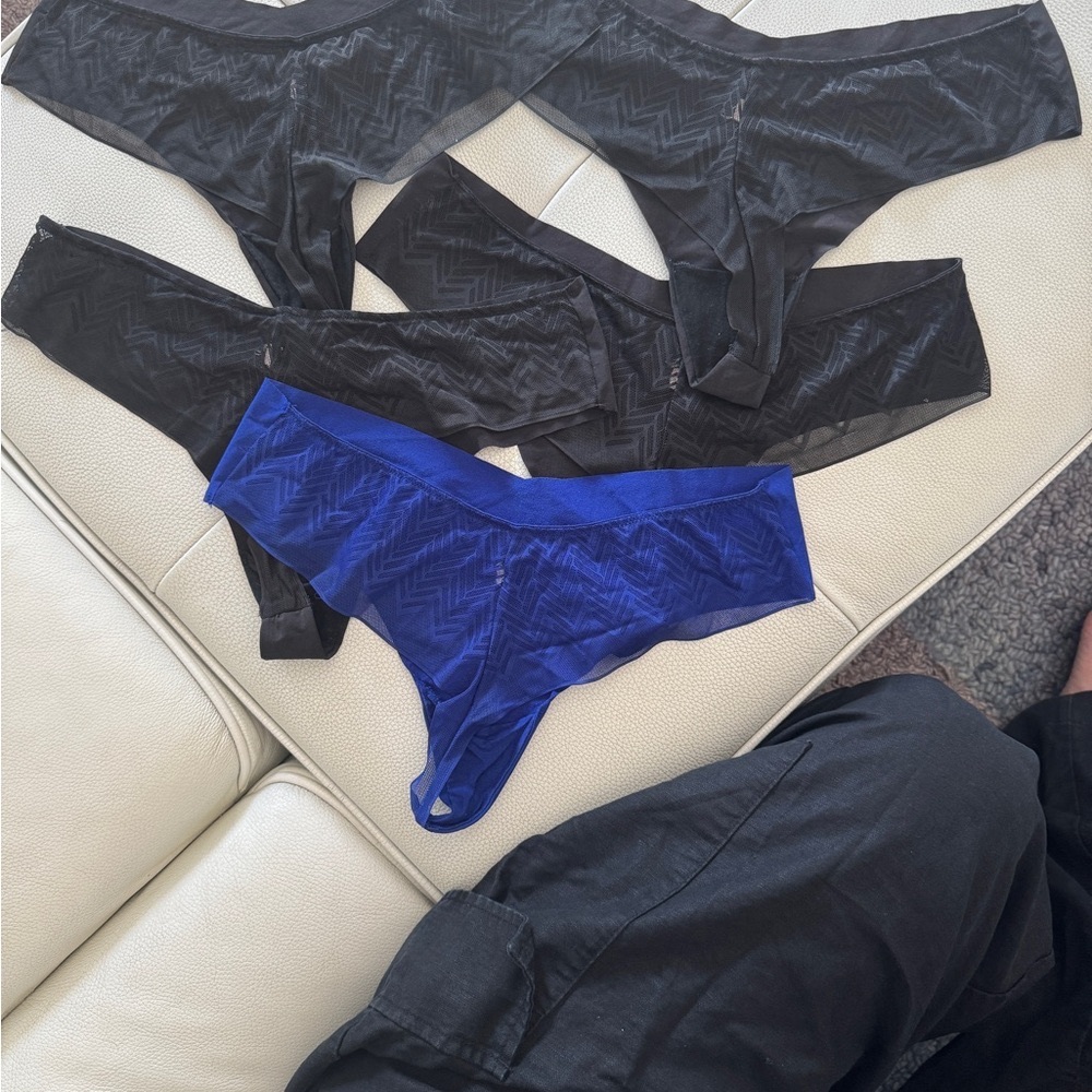 Victoria’s Secret 5-pack Thong Undies